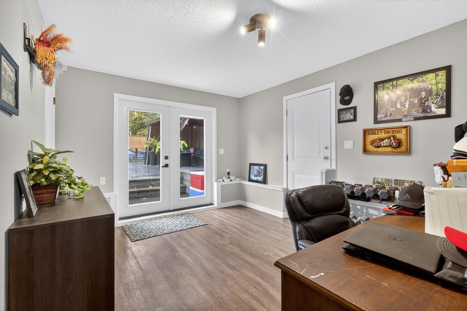 Listing Image 5