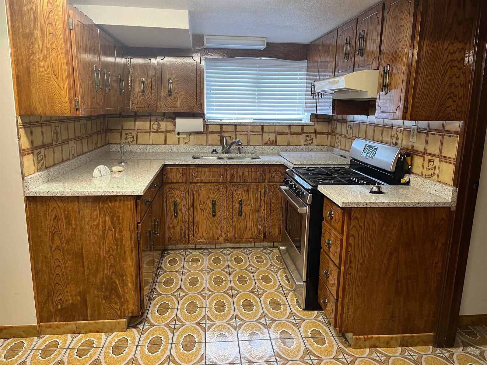 Listing Image 14