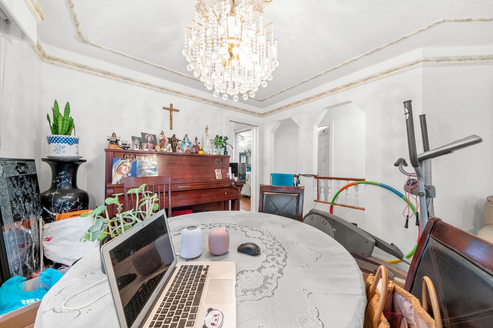 Listing Image 11