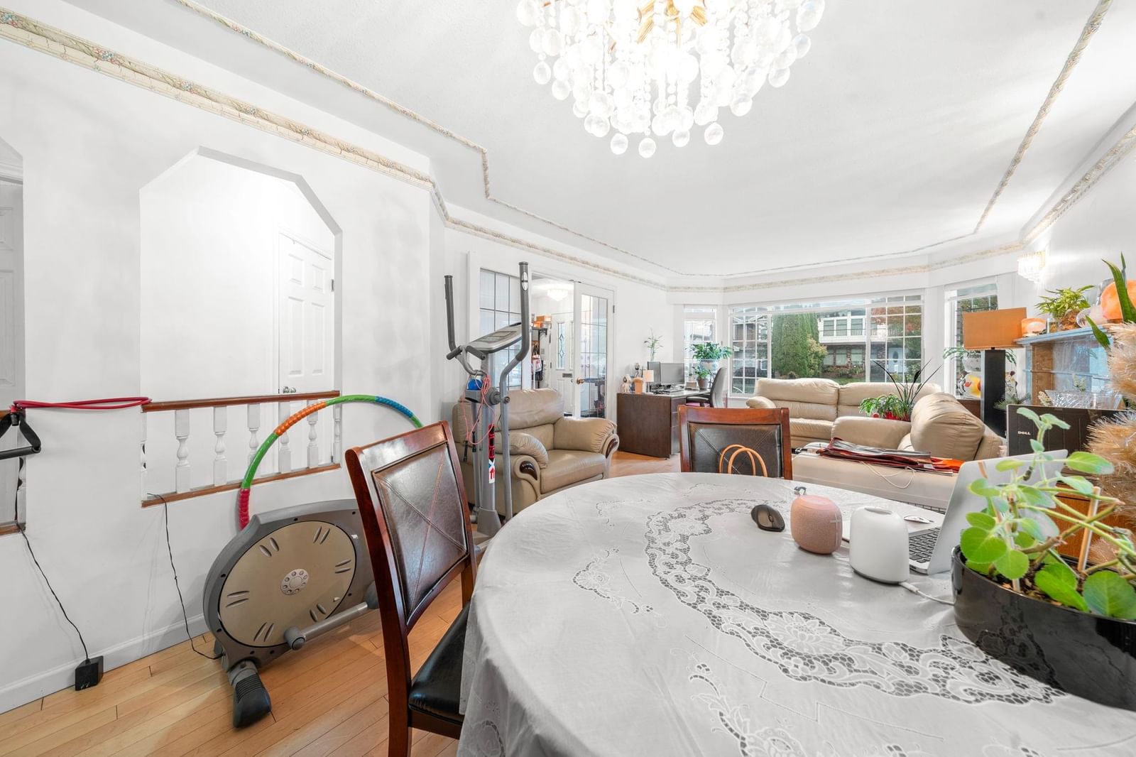 Listing Image 12