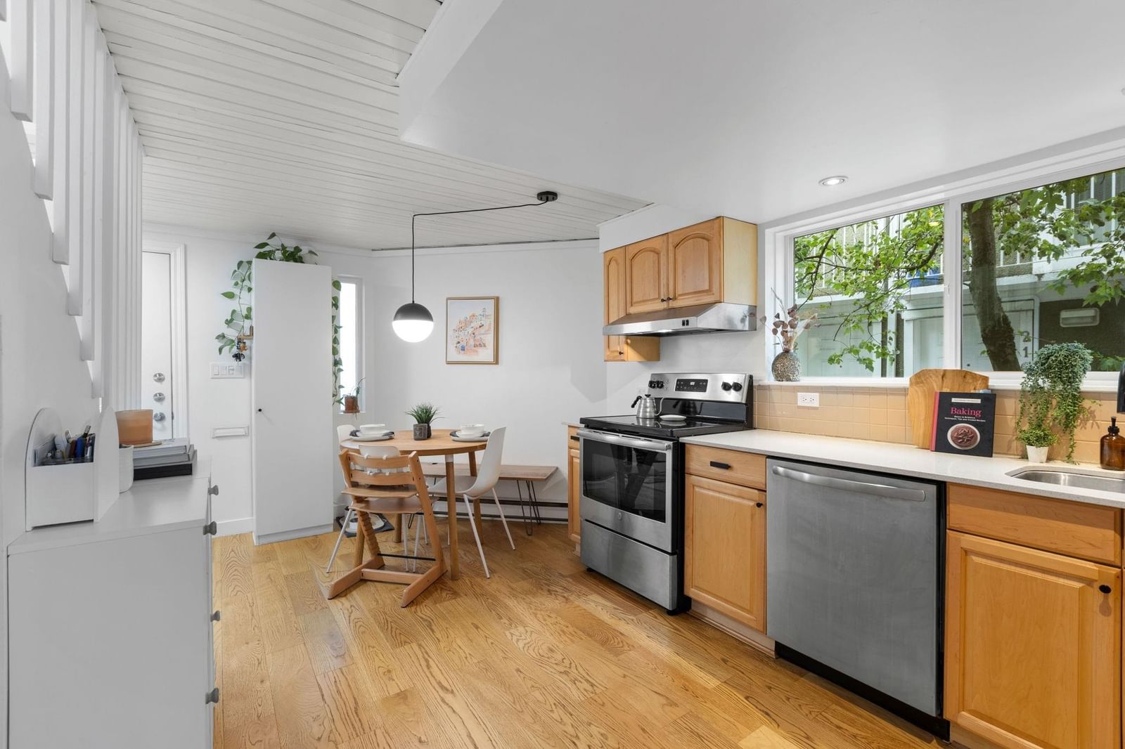 Listing Image 10