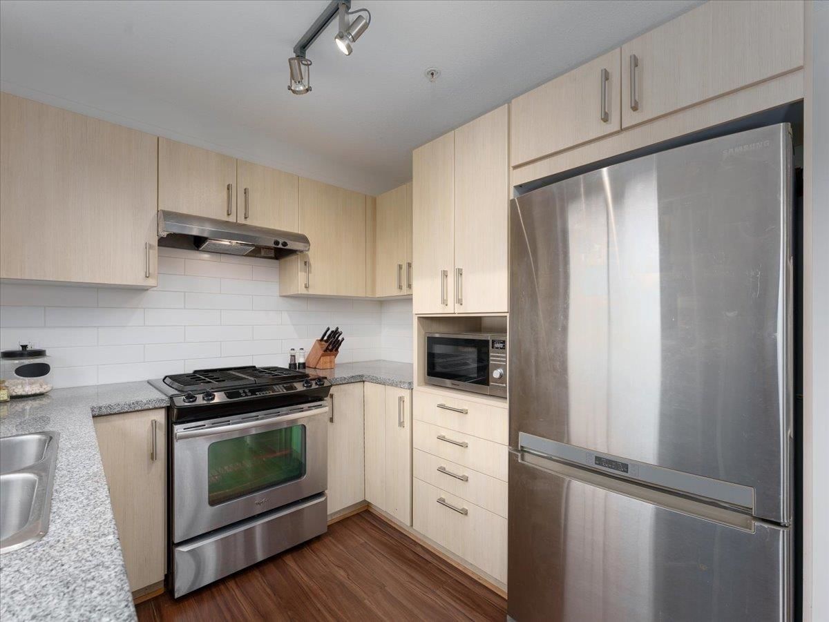 Listing Image 20