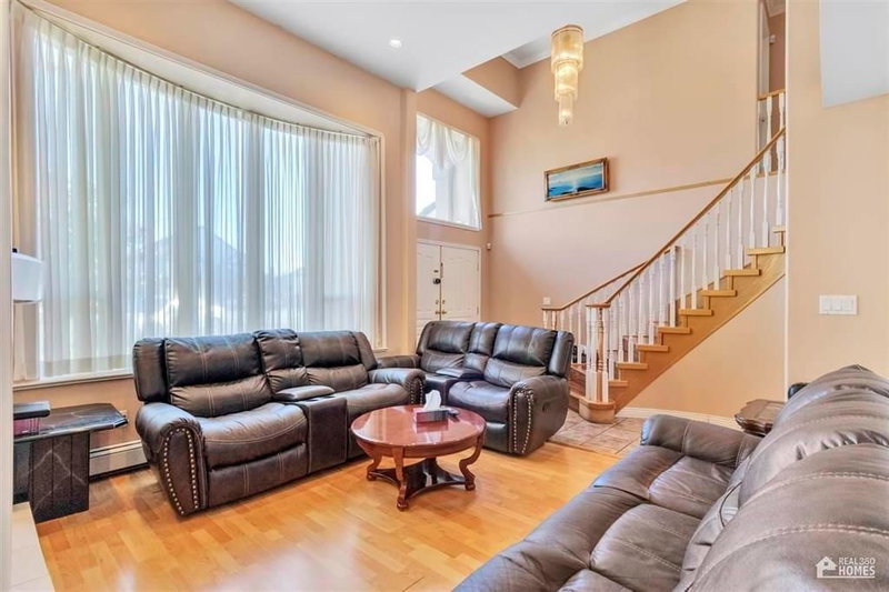 13107 74 Avenue, Surrey, V3W 1C3 | Image 3