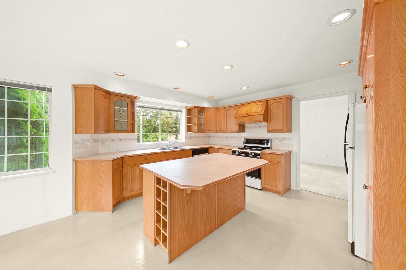 Listing Image 14