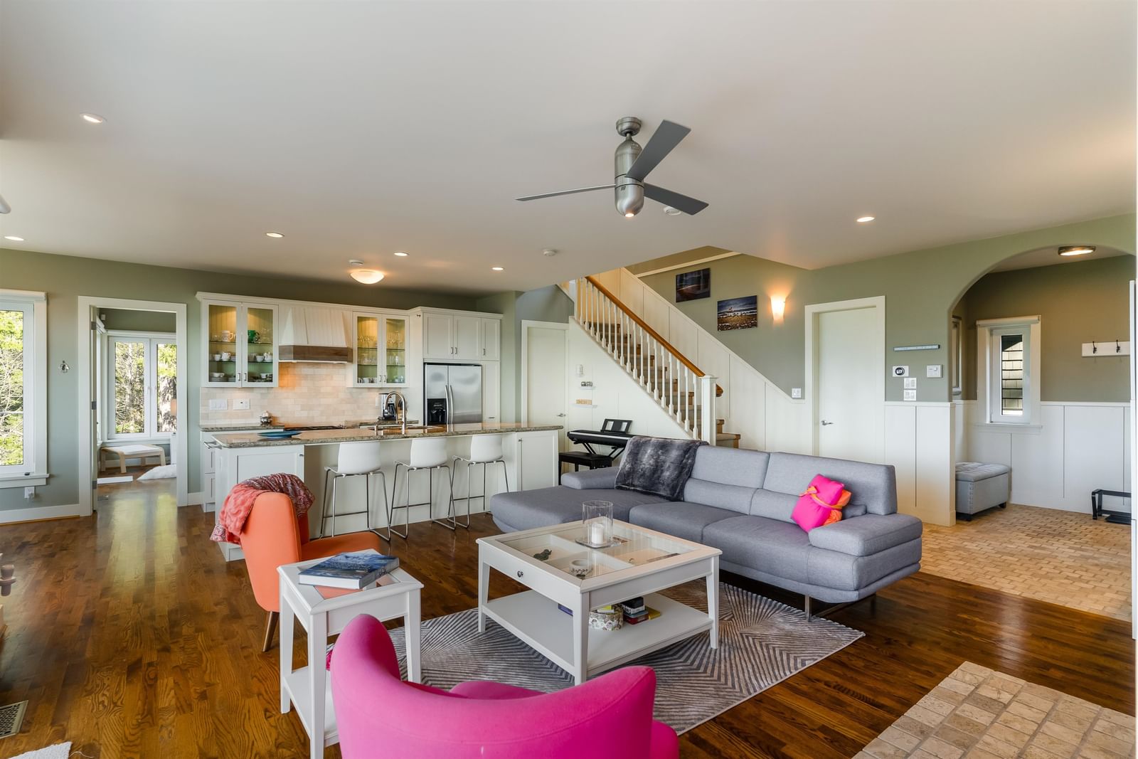 Listing Image 11