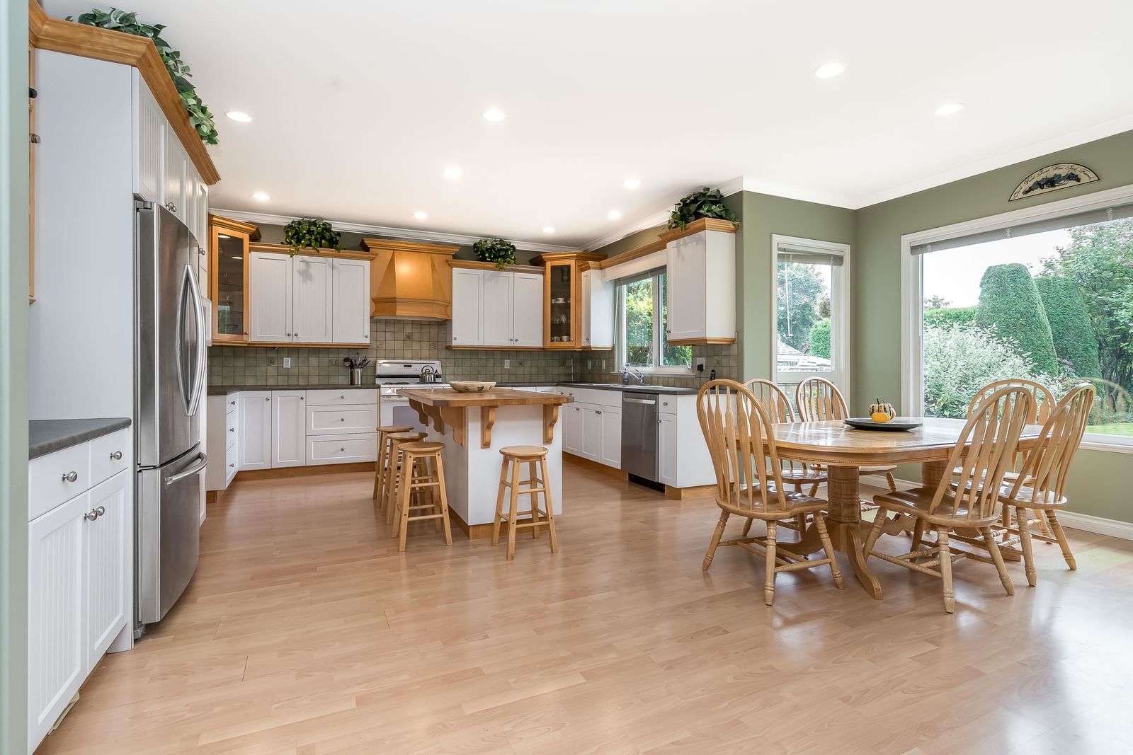 Listing Image 15