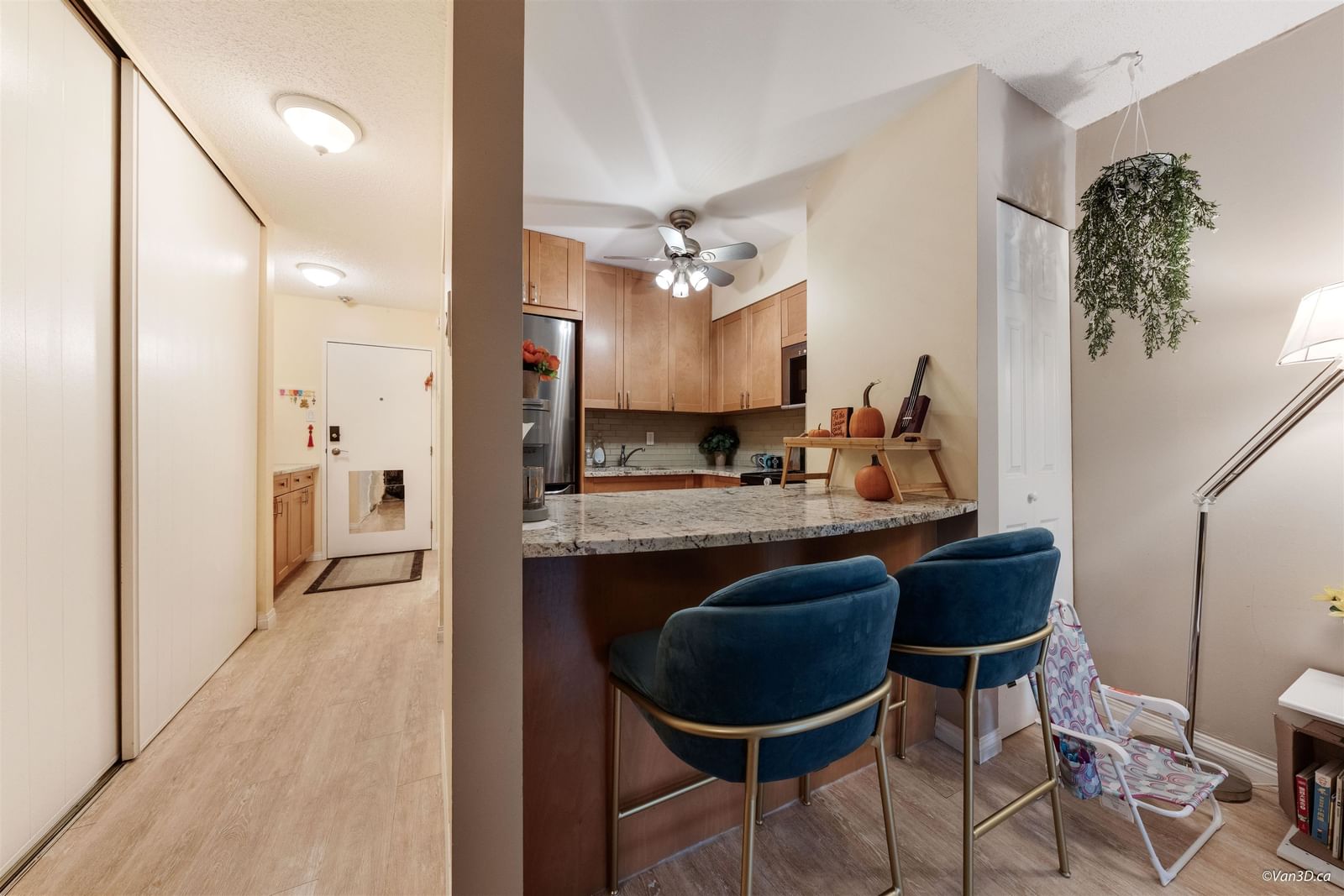Listing Image 8