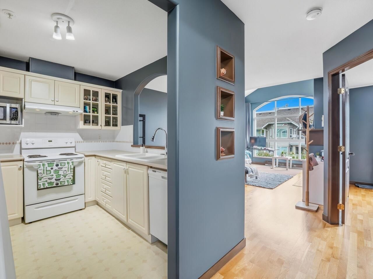 Listing Image 13