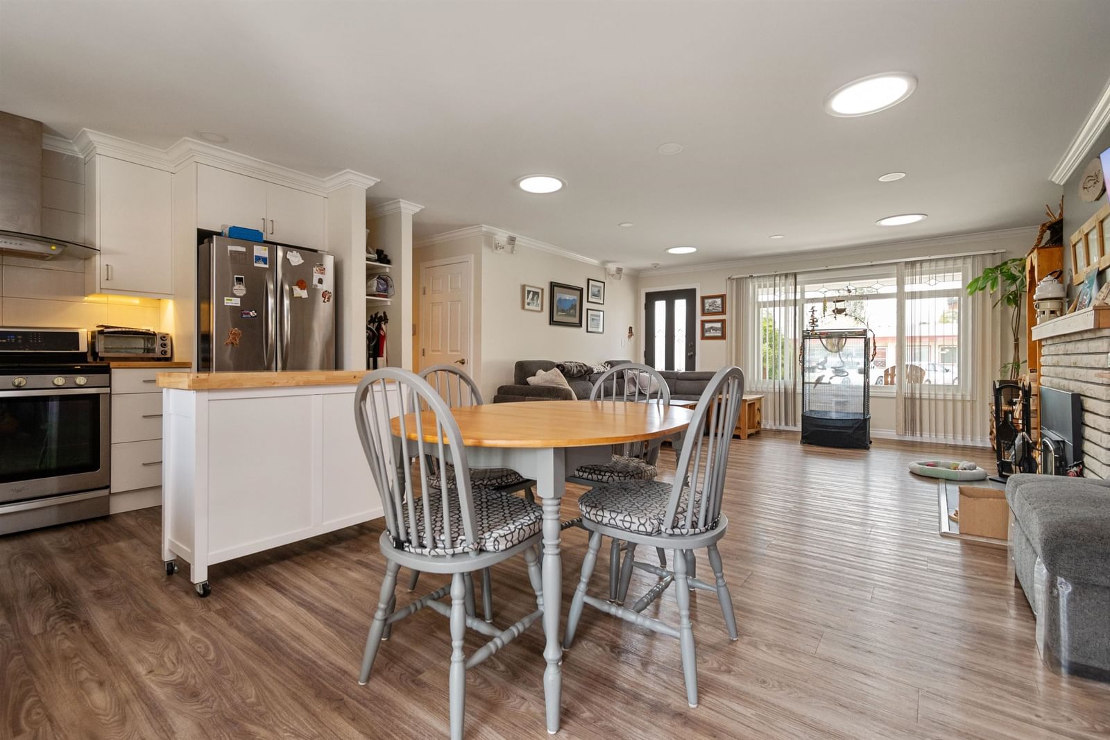 Listing Image 11
