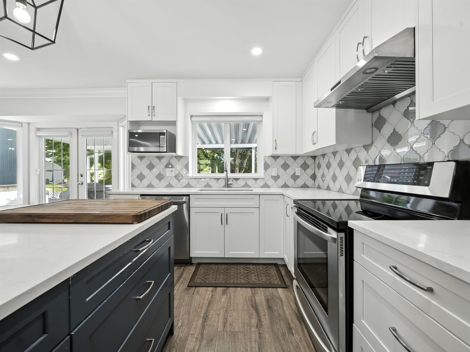 Listing Image 6