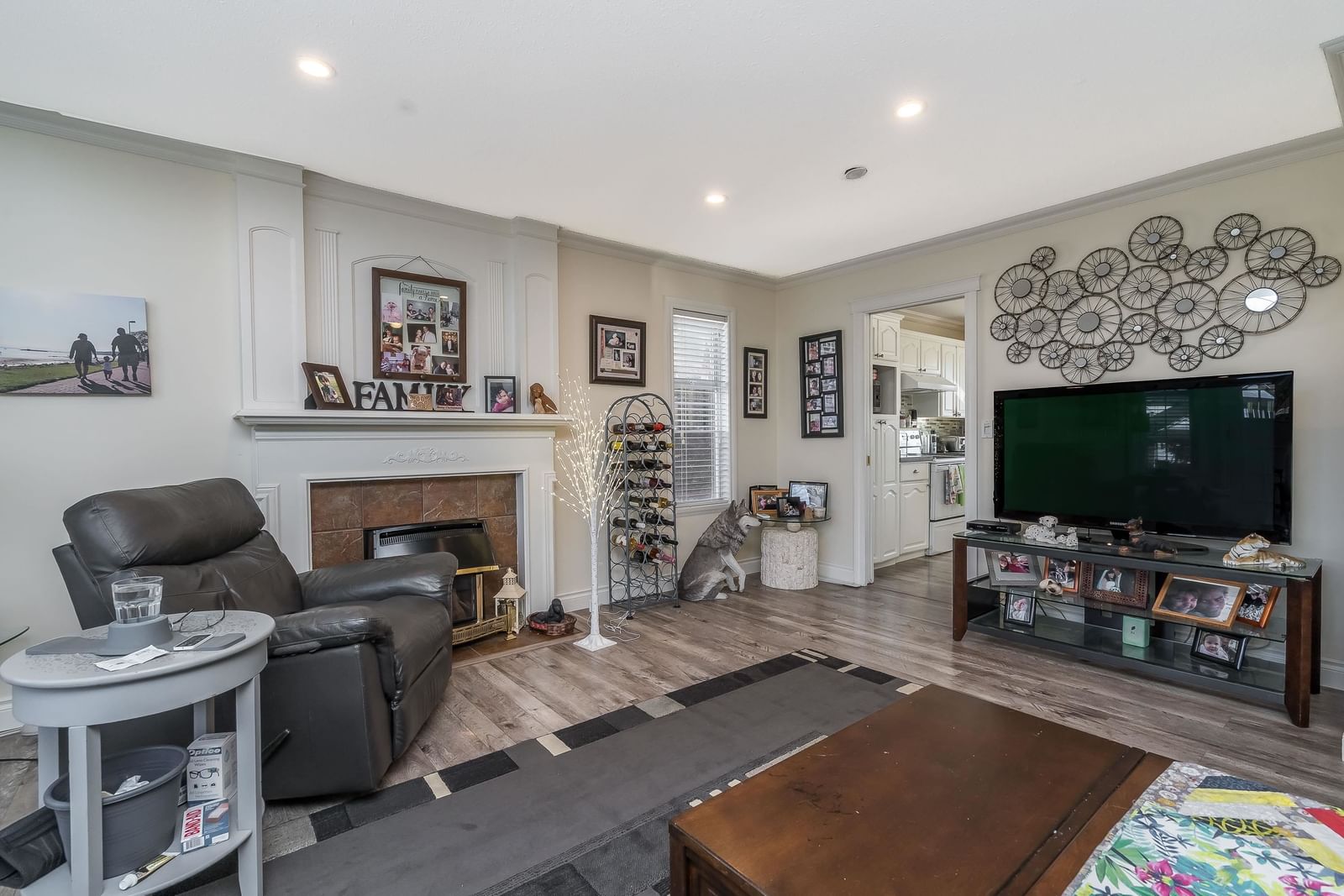 Listing Image 10