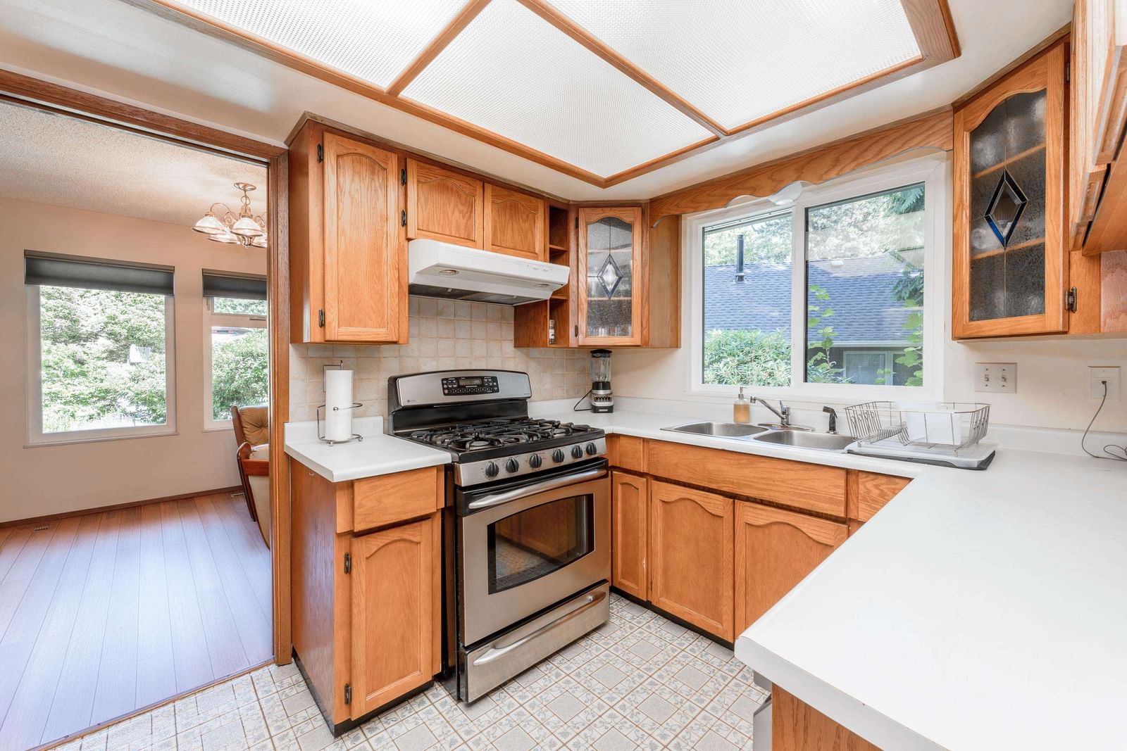 Listing Image 12