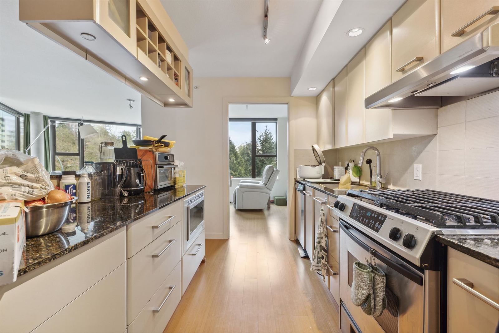 Listing Image 19