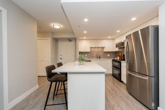 204 - 285 Newport Drive