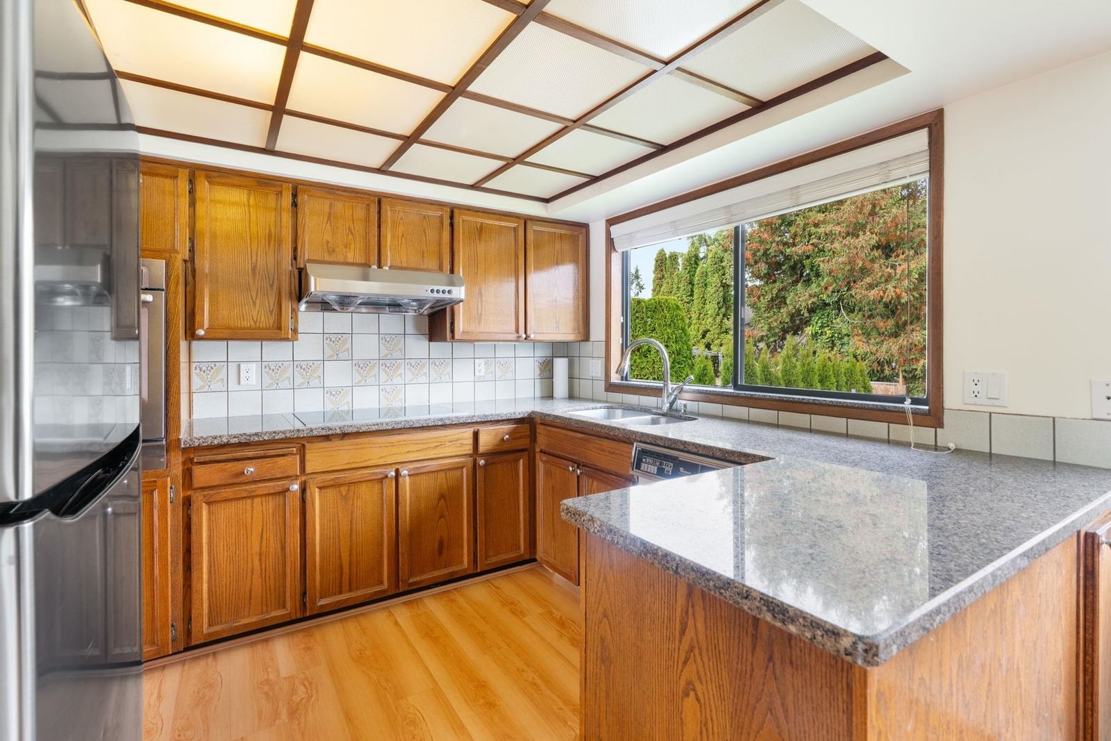 Listing Image 9