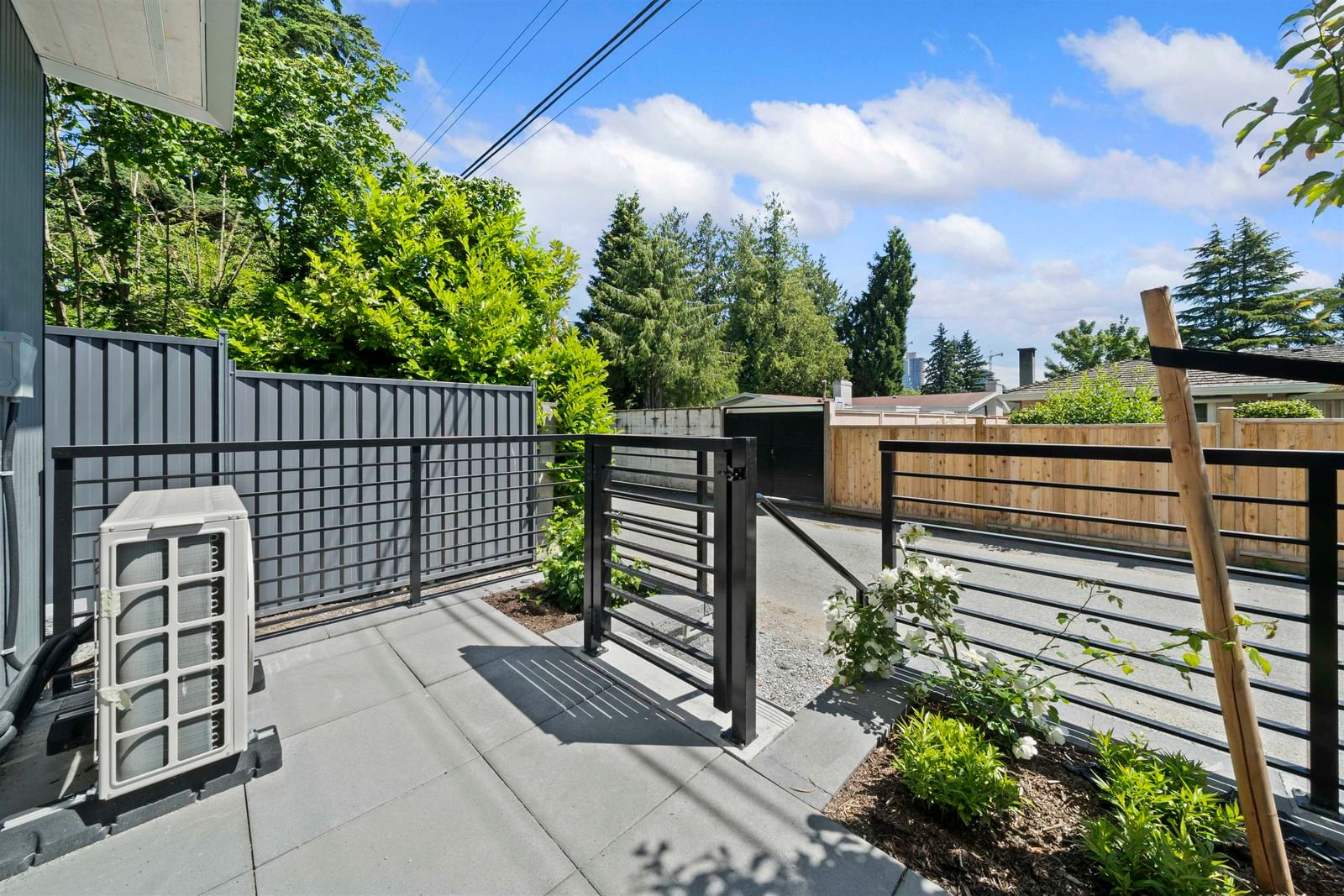 Listing Image 15
