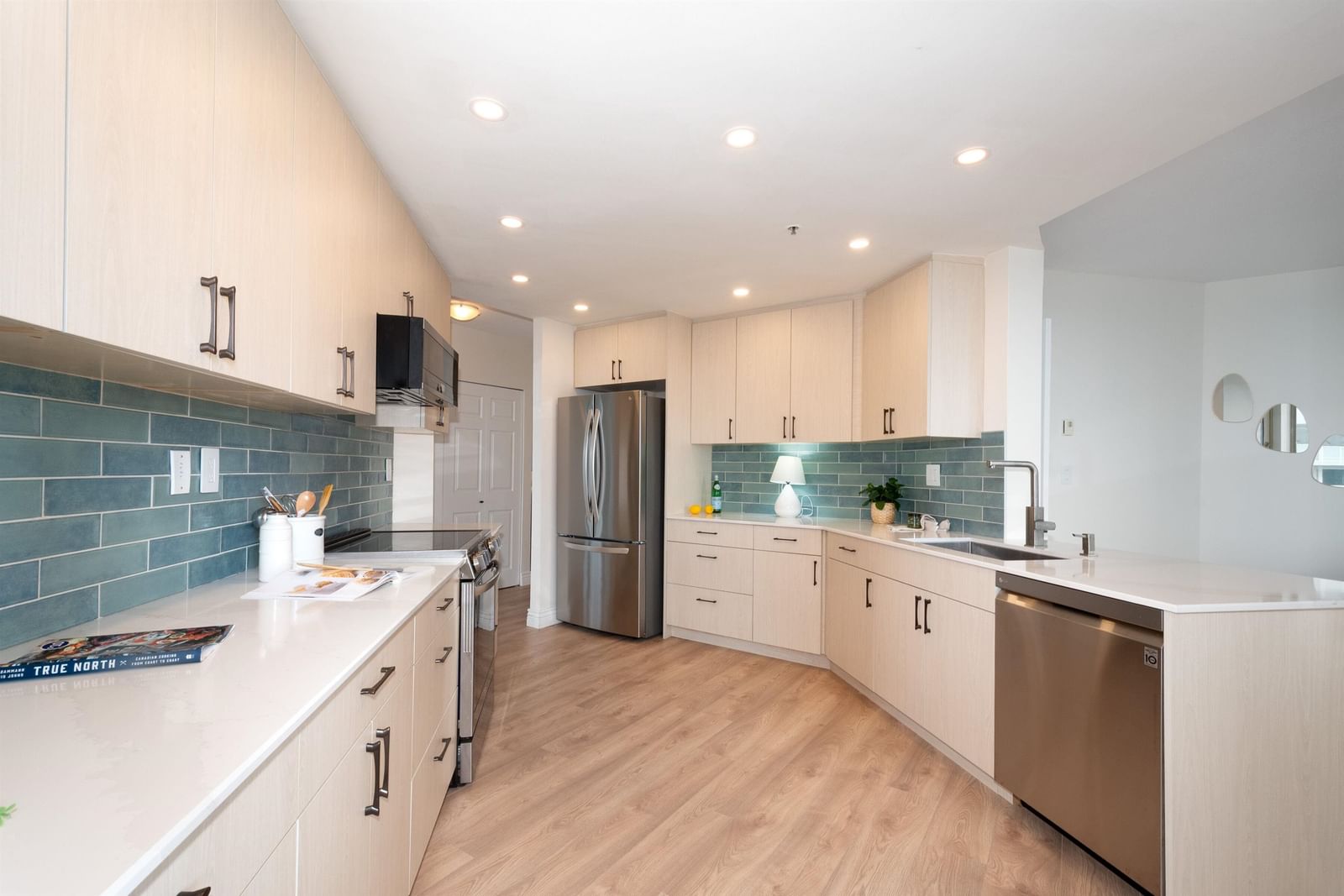Listing Image 15