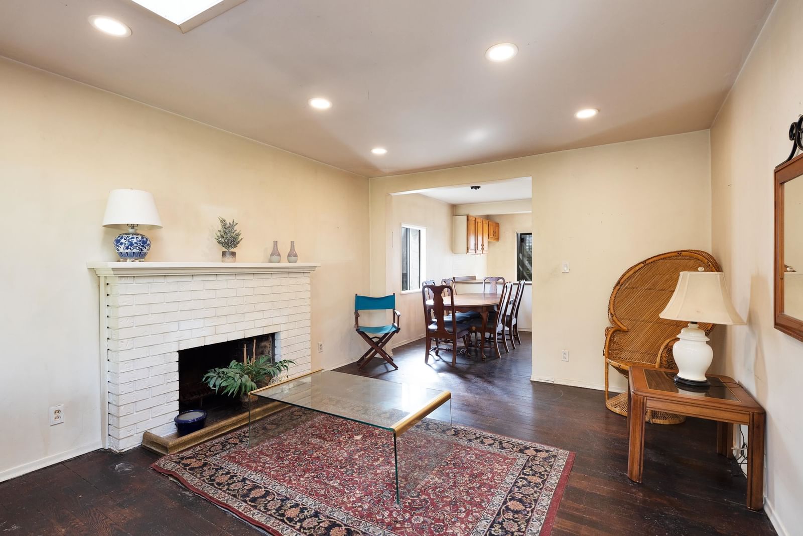 Listing Image 8