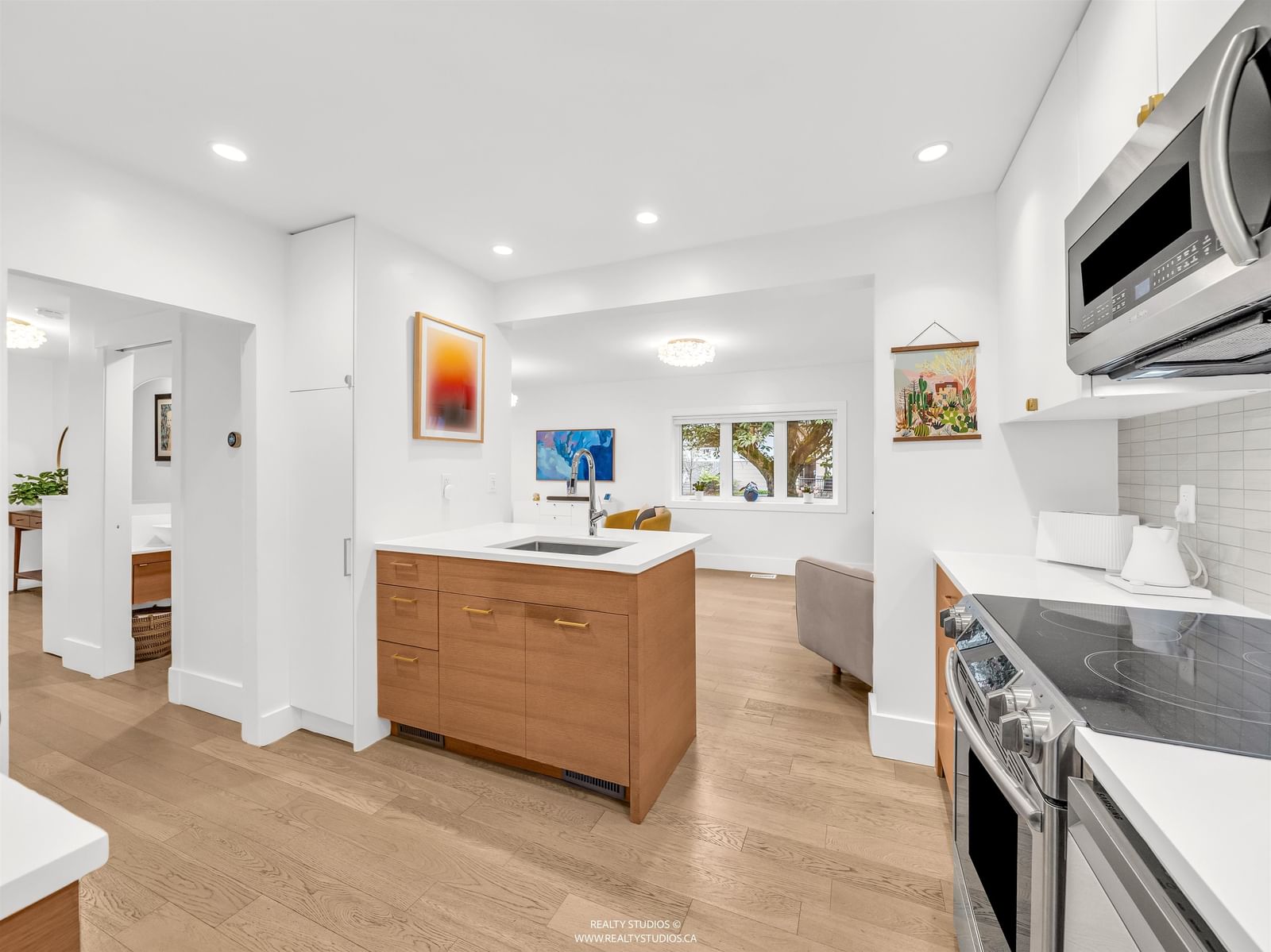 Listing Image 9
