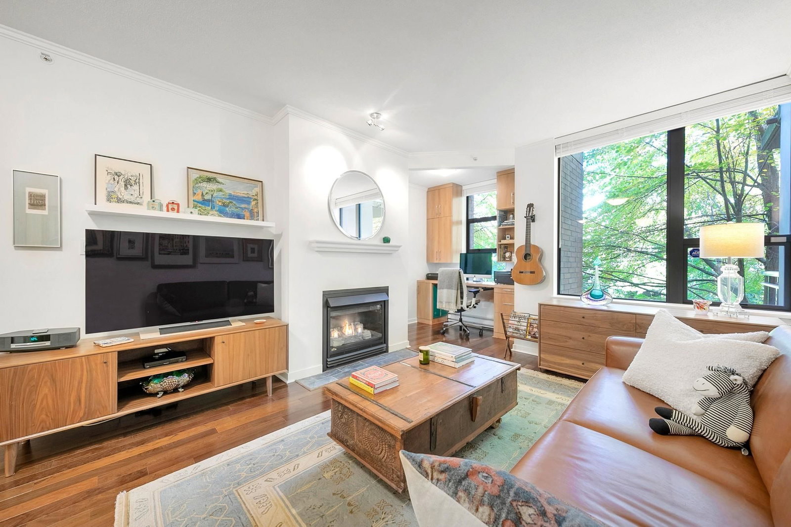 Listing Image 5