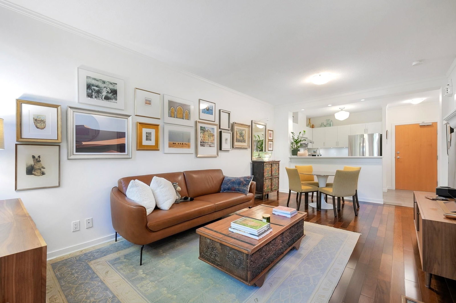 Listing Image 9