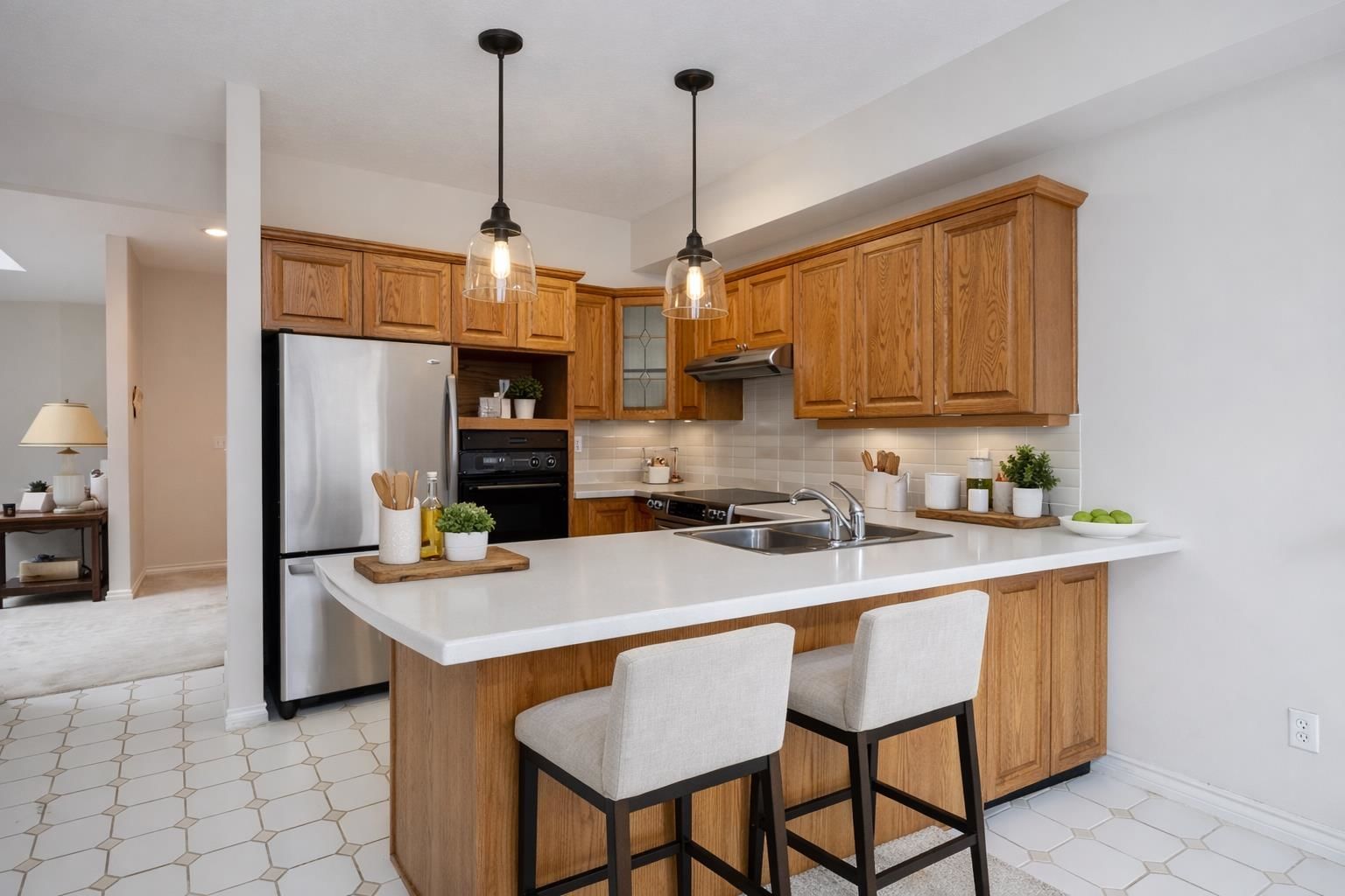 Listing Image 4