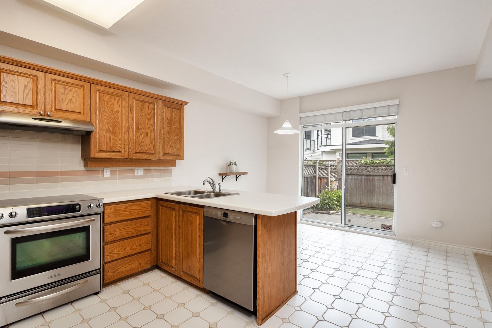 Listing Image 9