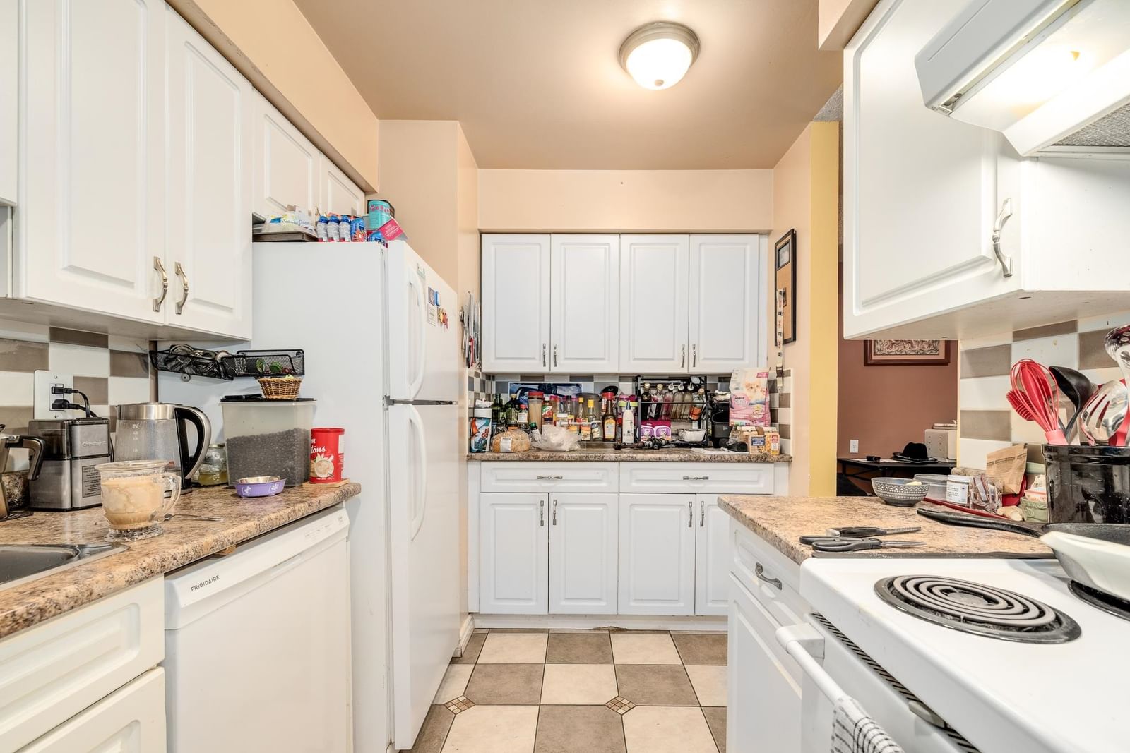 Listing Image 11