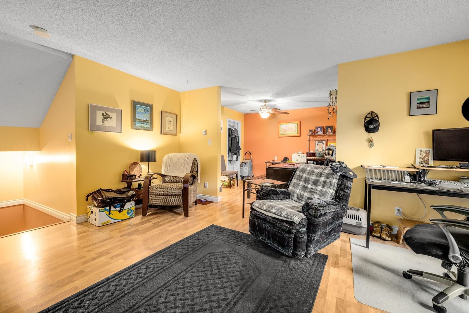 Listing Image 6