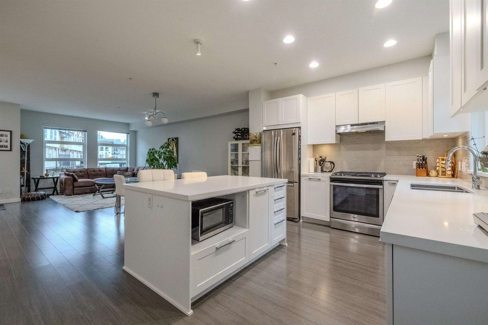 Listing Image 10