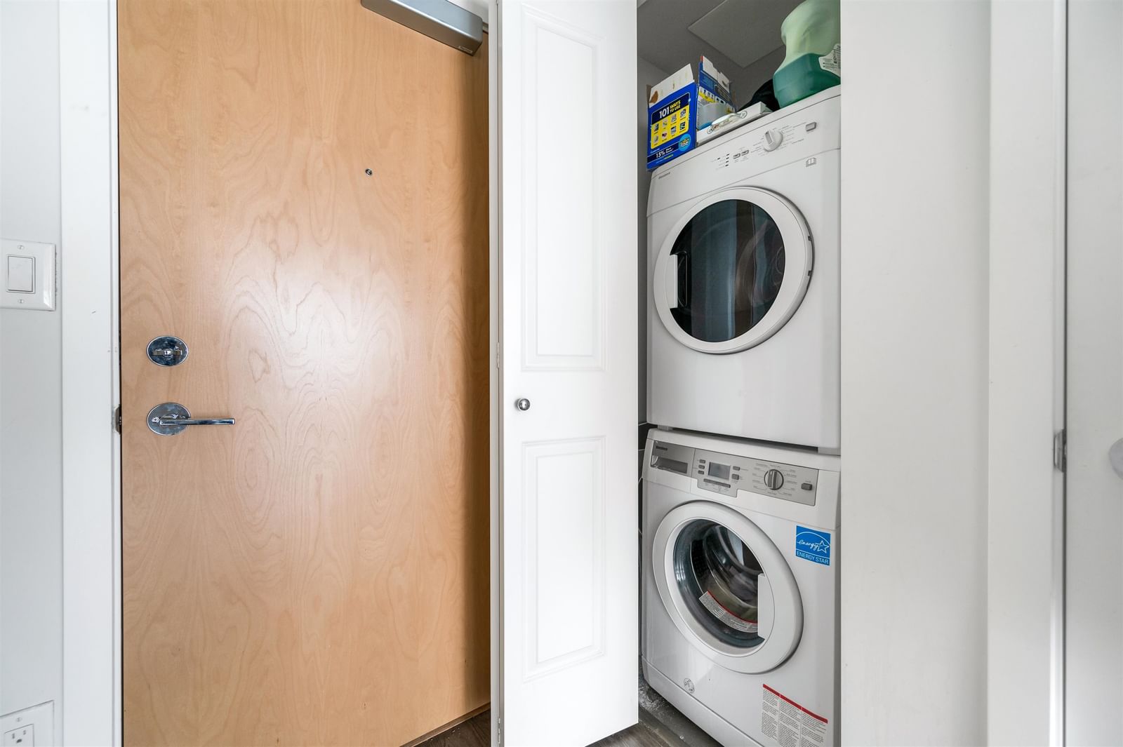 Listing Image 12