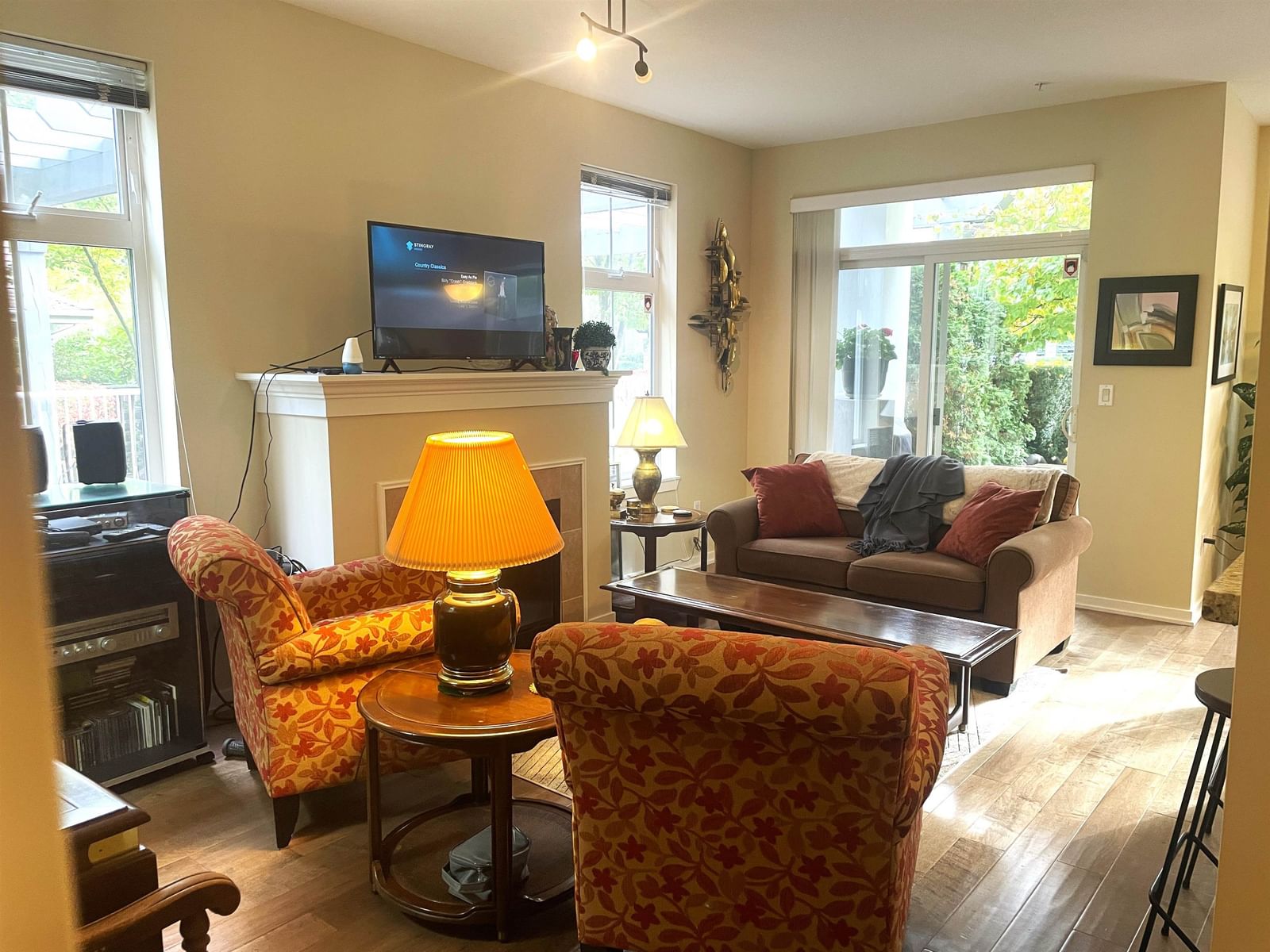 Listing Image 10