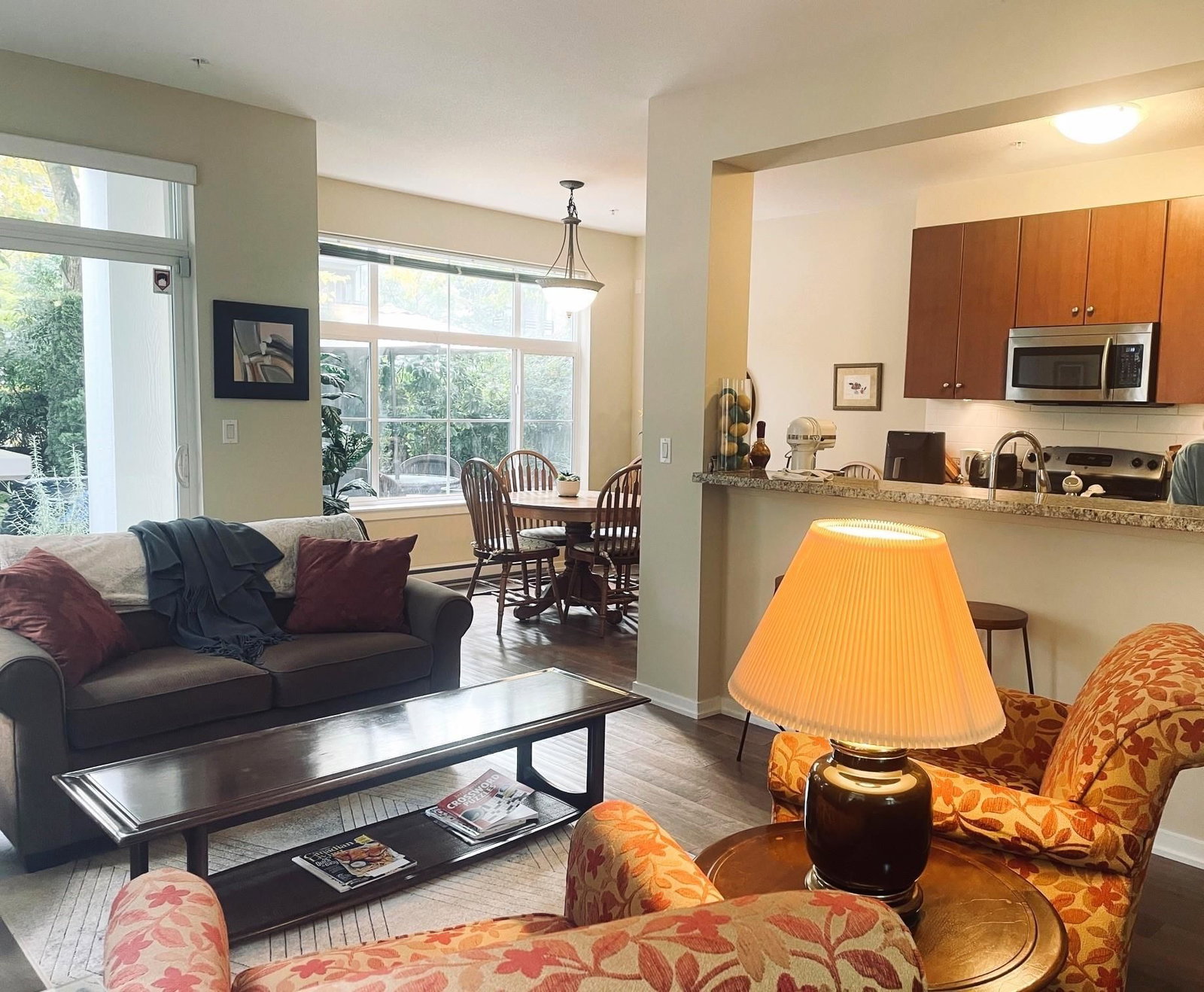 Listing Image 12