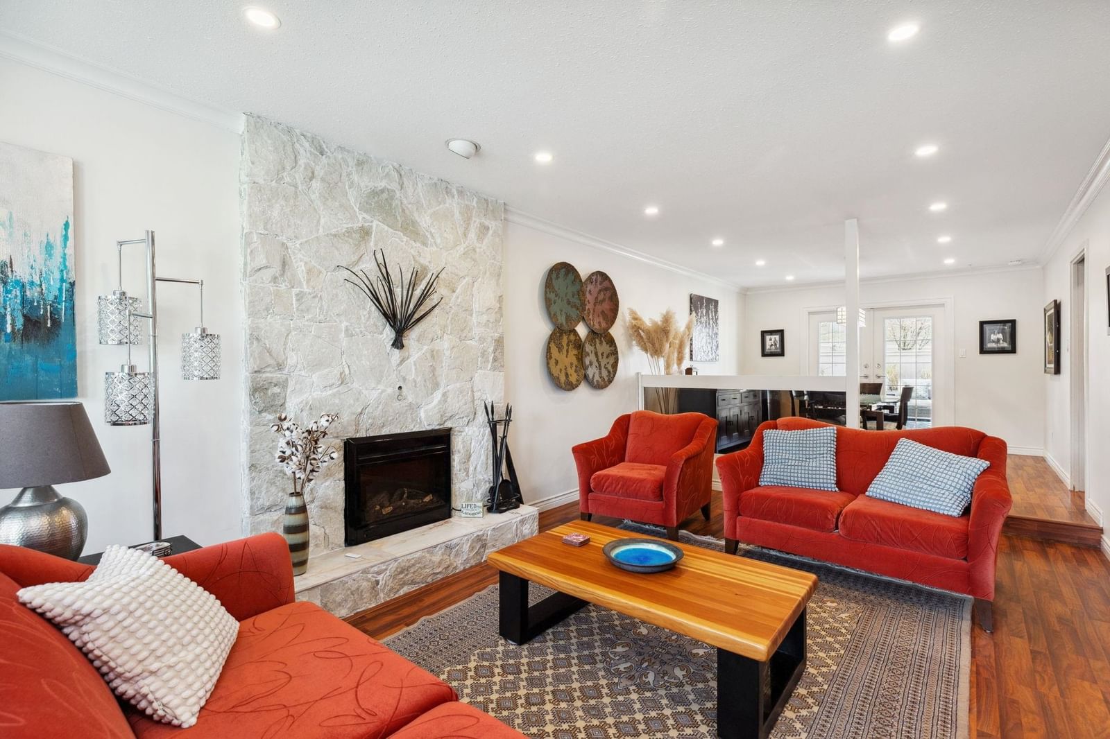 Listing Image 11