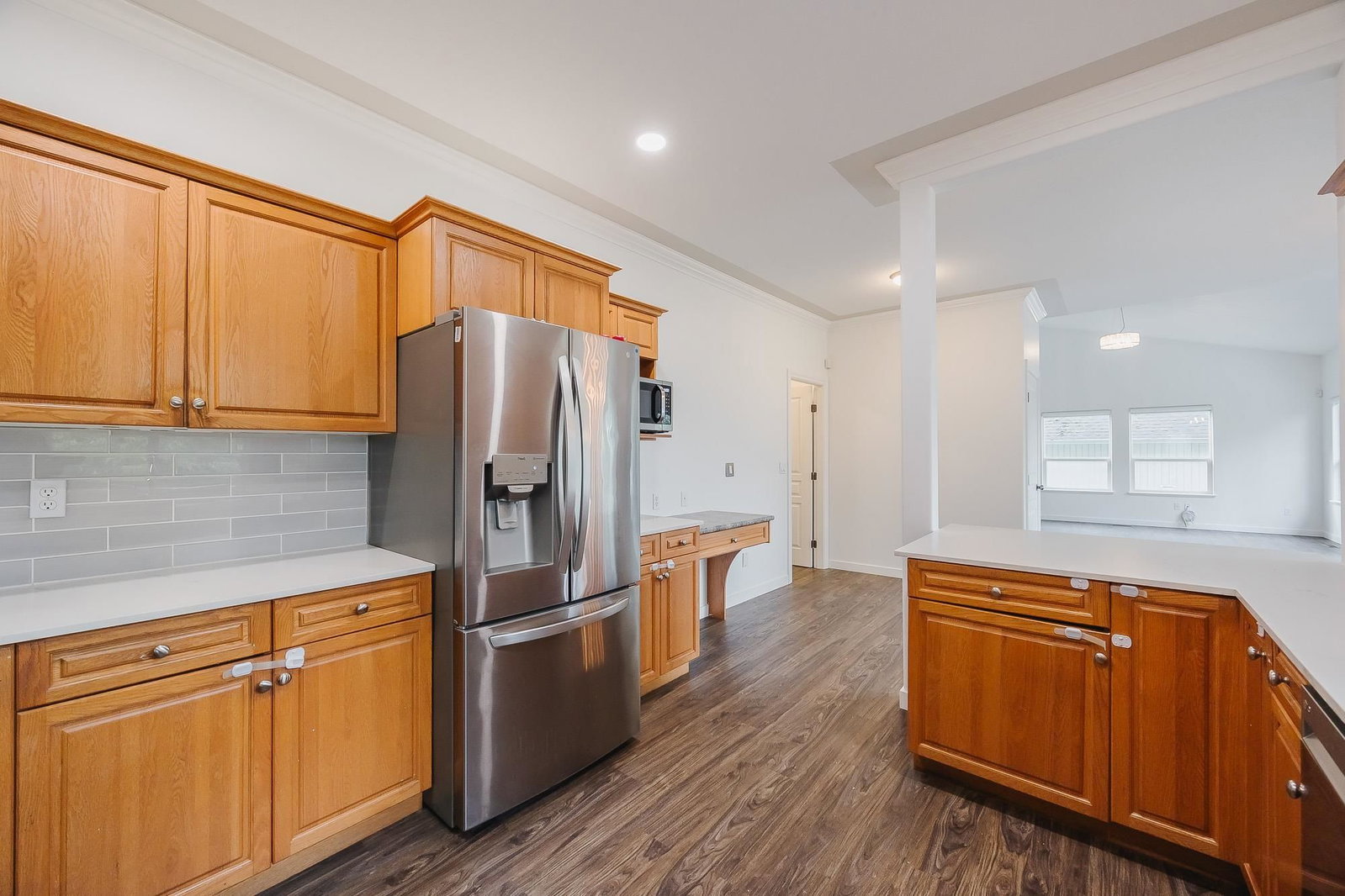 Listing Image 11