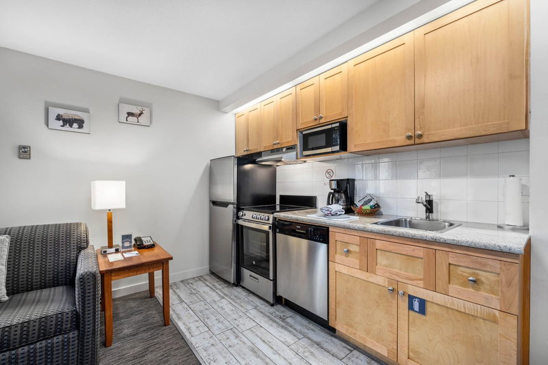 202 - 4420 Sundial Place, Whistler, V8E 1G8 | Image 3