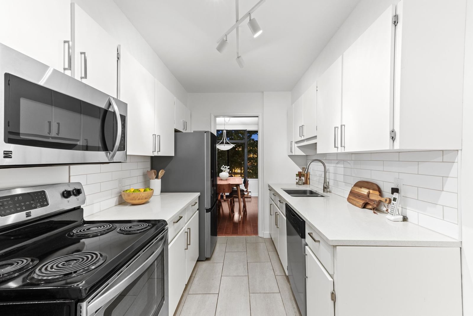 Listing Image 15