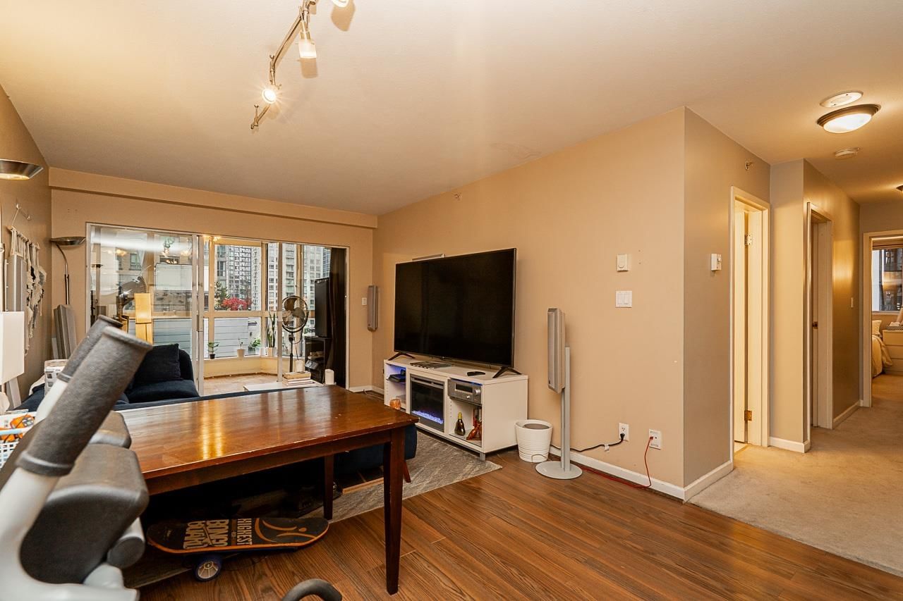 Listing Image 12