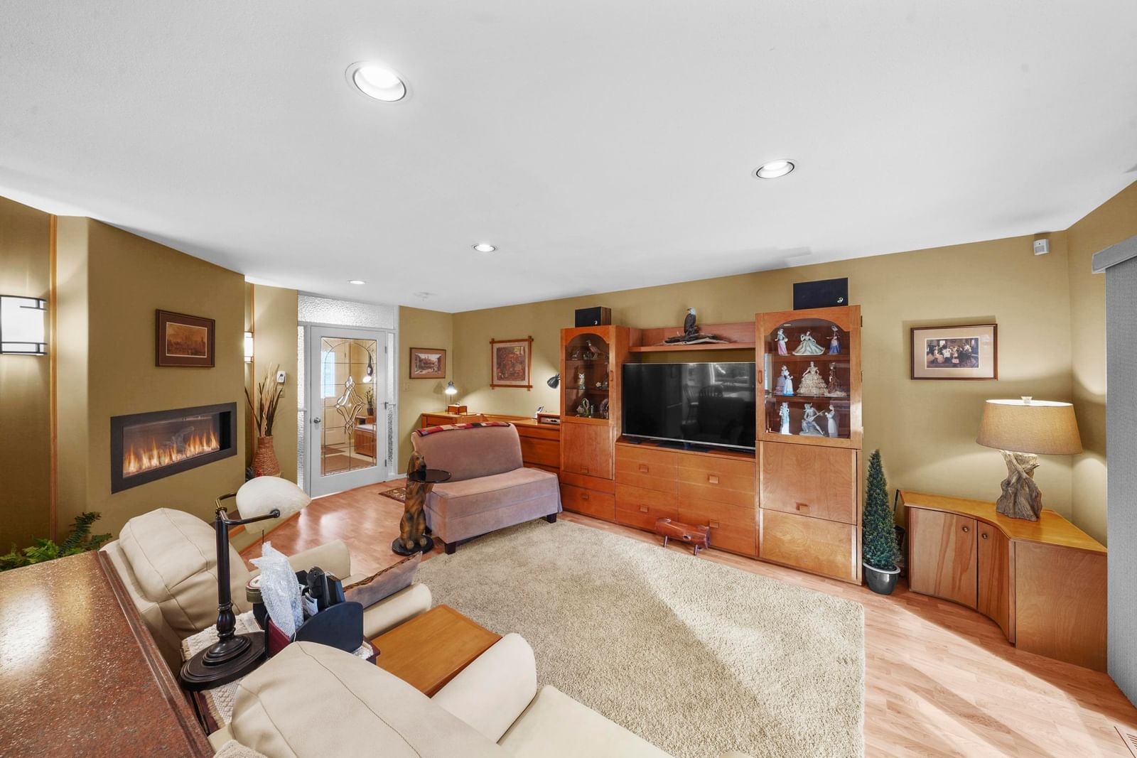 Listing Image 14