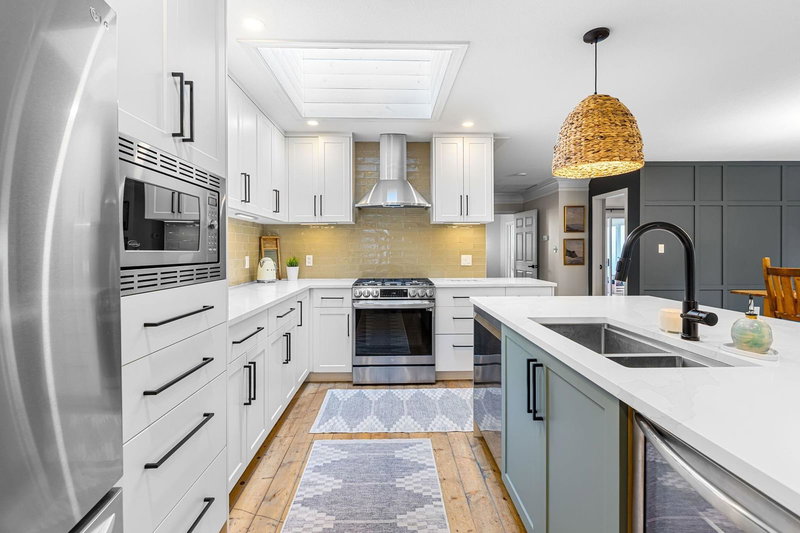 14015 Marine Drive, White Rock, V4B 1A6 | Image 3