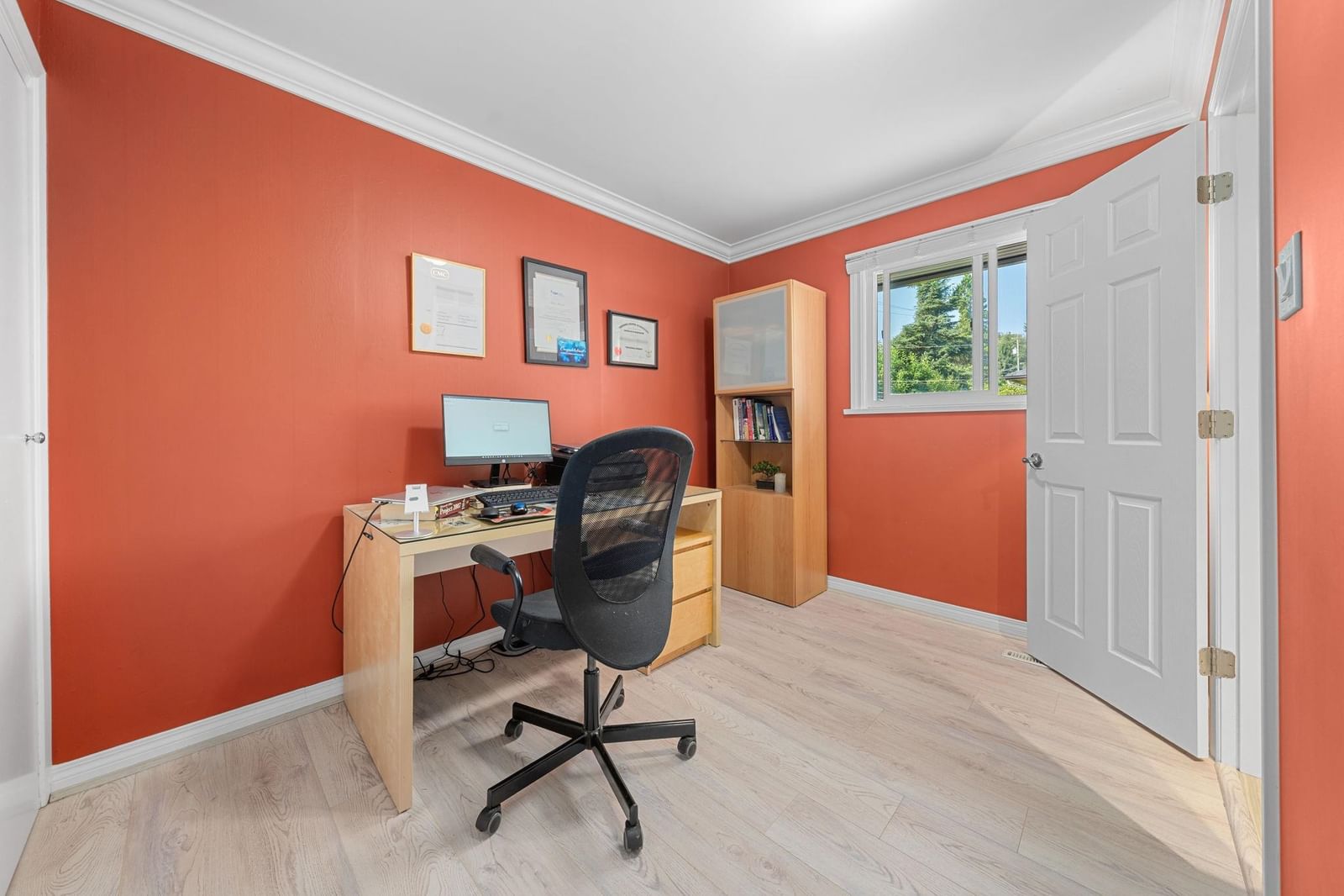 Listing Image 15