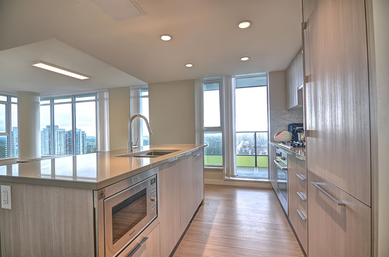 Listing Image 19