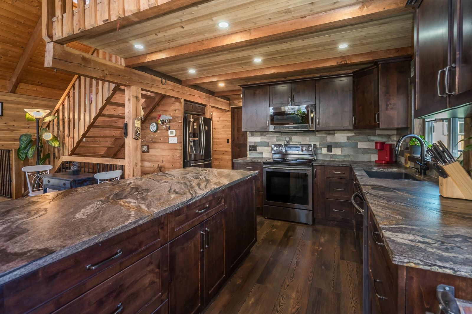 Listing Image 19