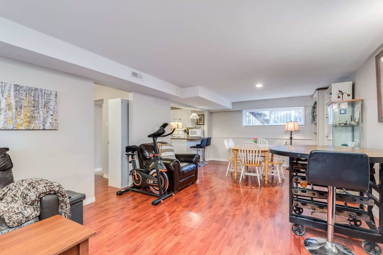 Listing Image 19