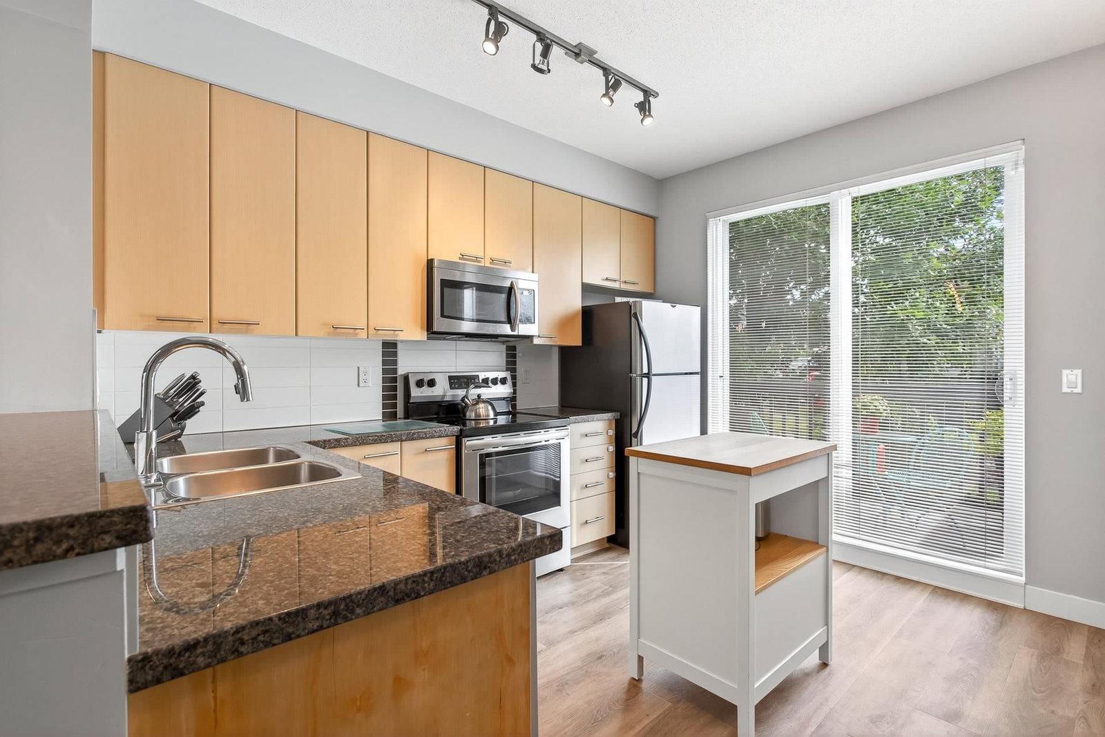 Listing Image 10