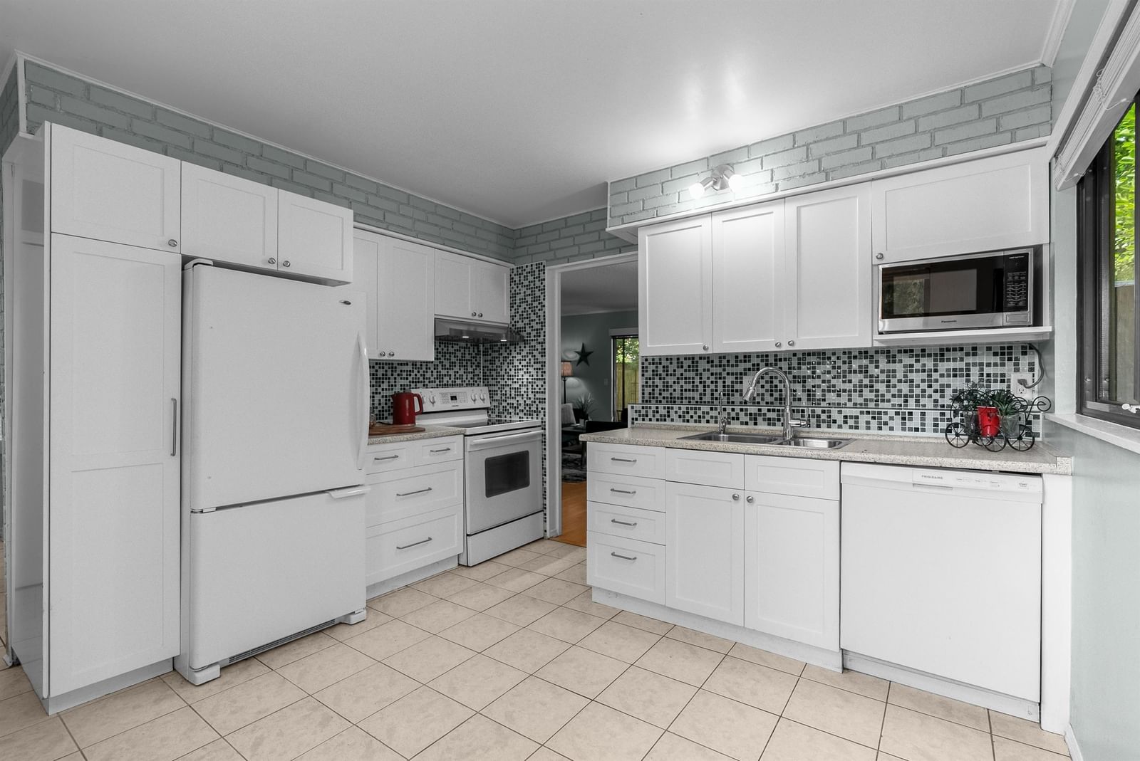 Listing Image 14