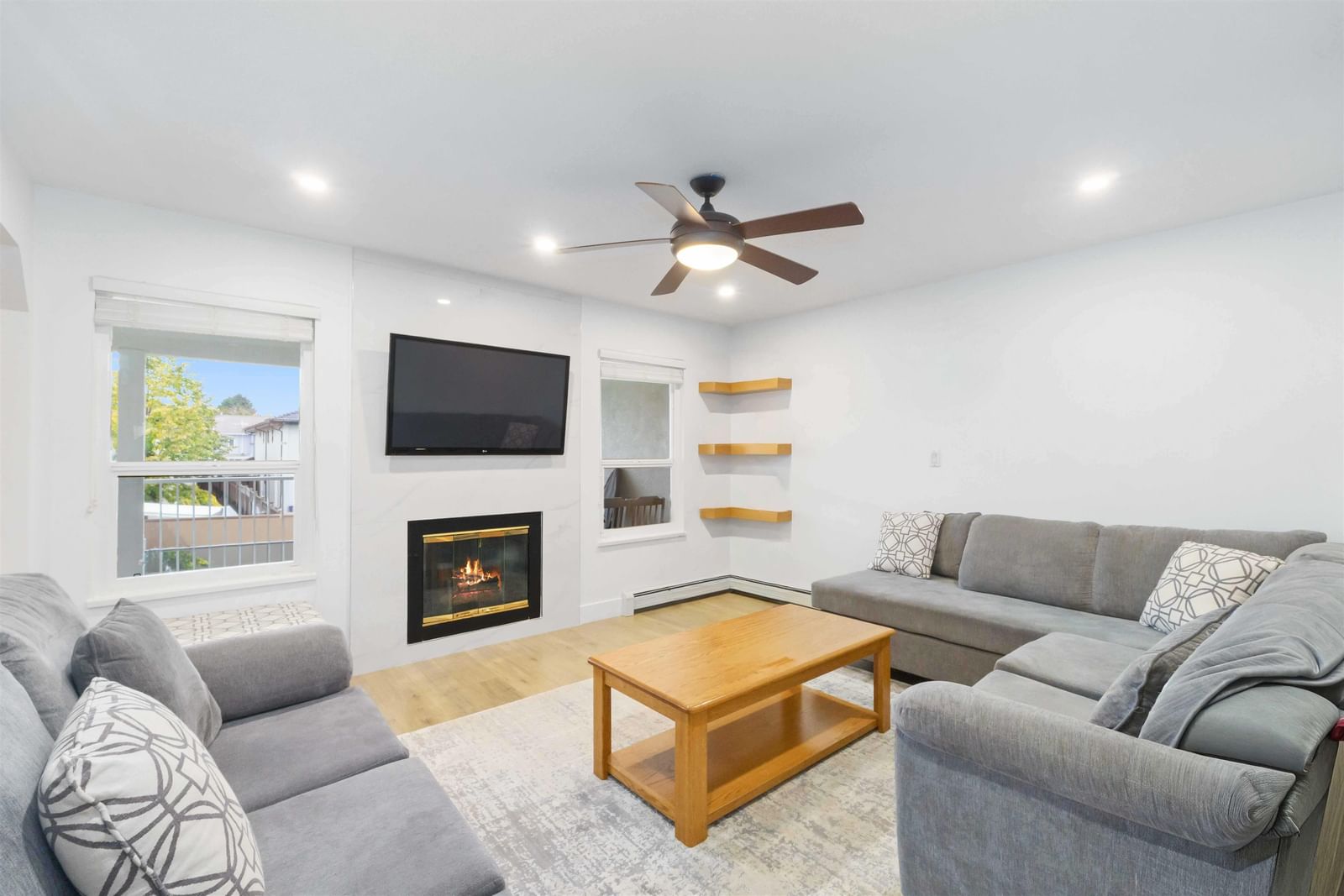 Listing Image 17
