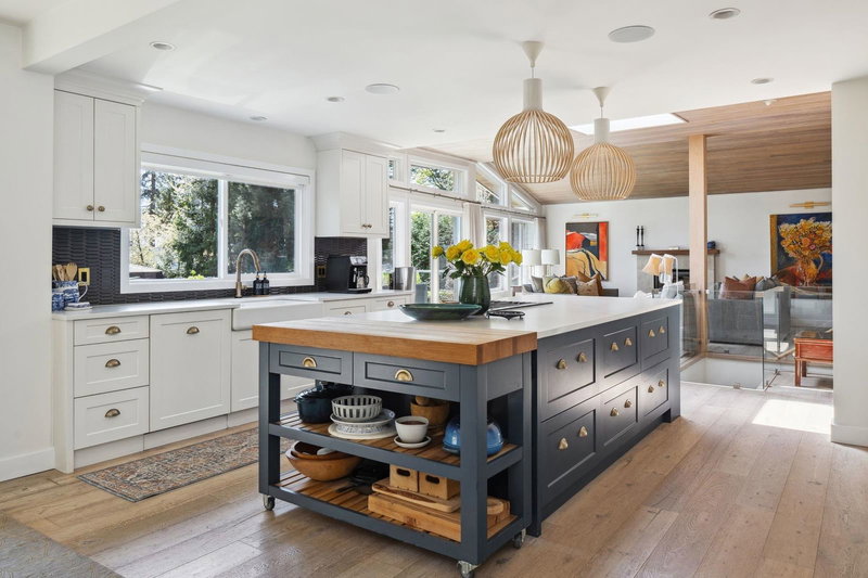 4445 Stone Court, West Vancouver, V7W 2V4 | Image 3