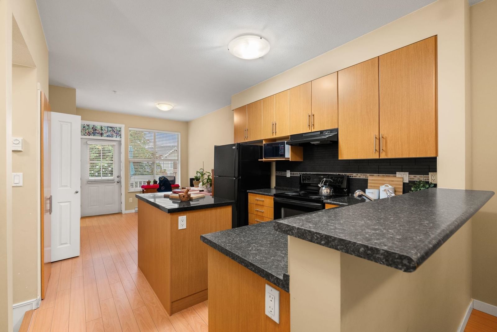 Listing Image 9