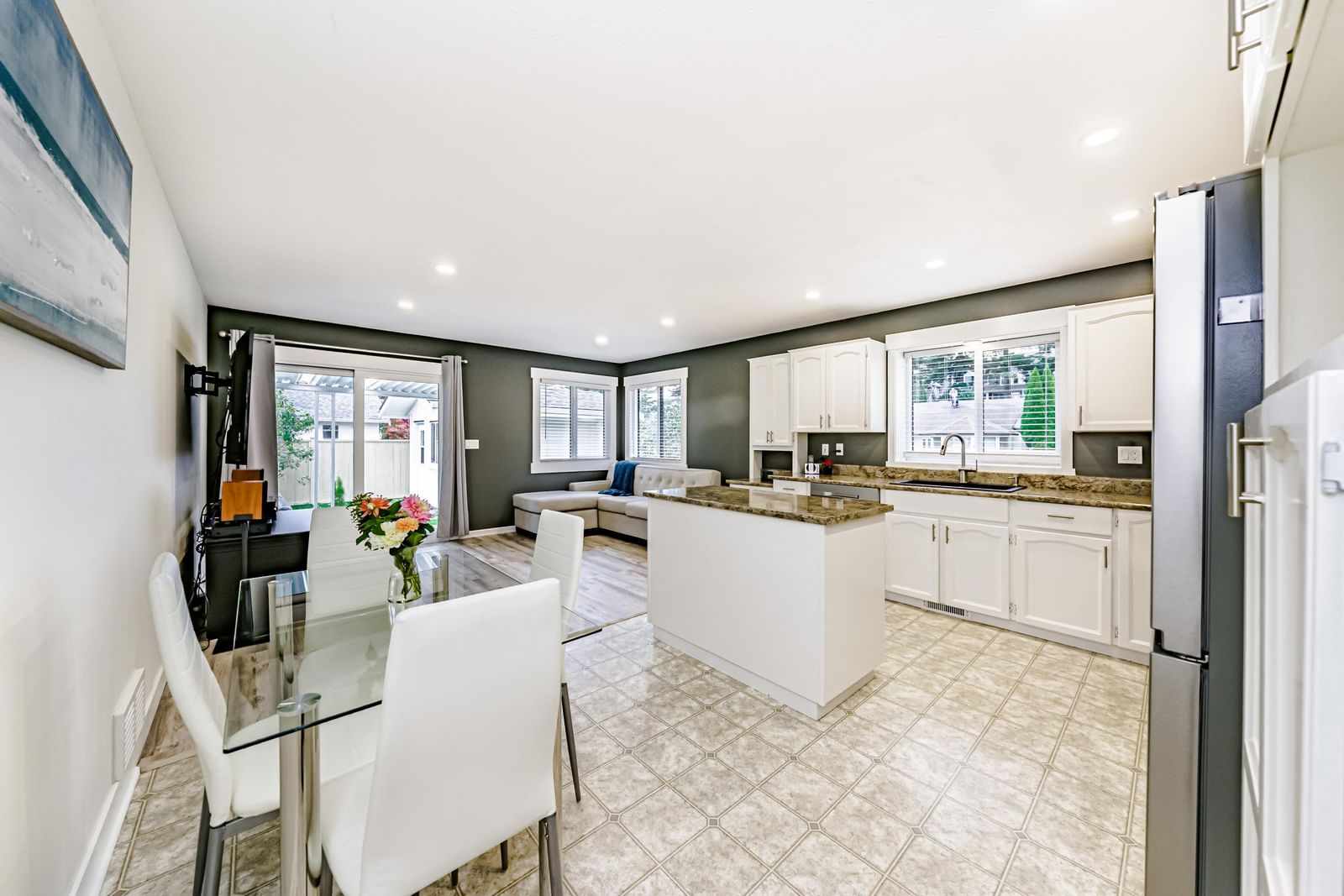 Listing Image 15